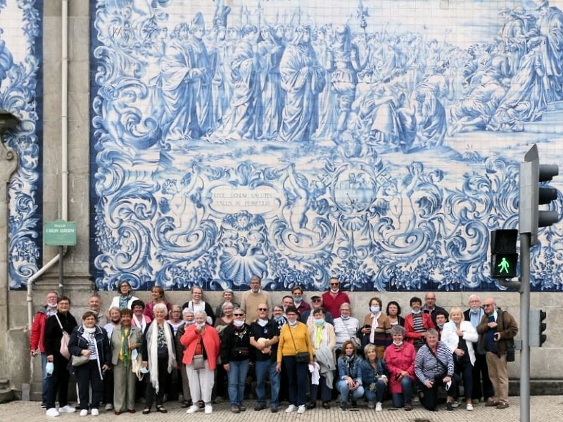 Porto : le groupe devant les célèbres azuleros